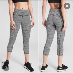 Athleta Ultimate Capri Linear Lines XS